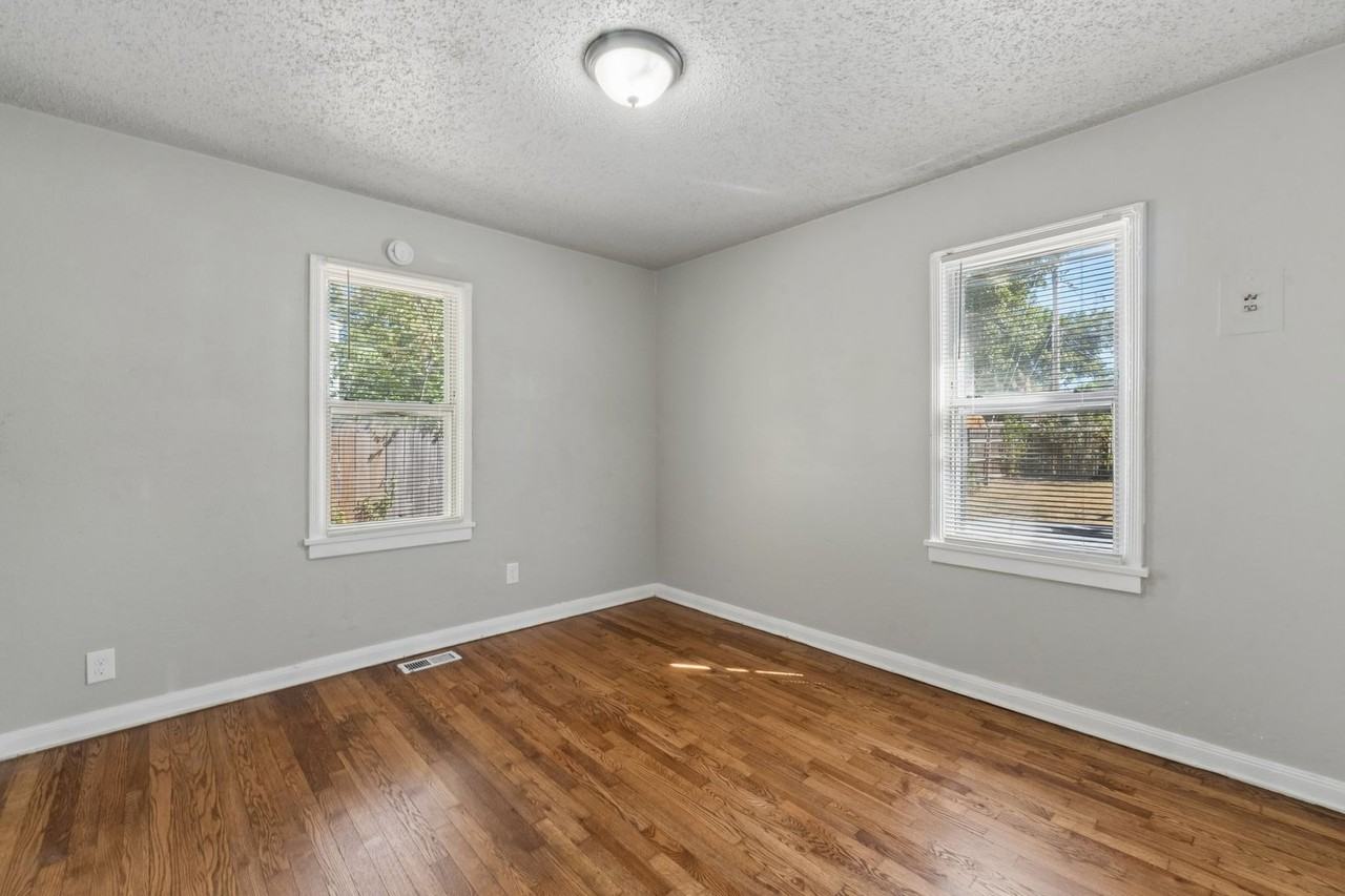 224 E Myrtle Ln - Photo 6 of 11