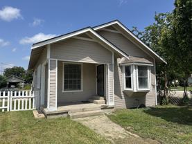 2331 S Hackberry St #NA - Photo 1 of 1