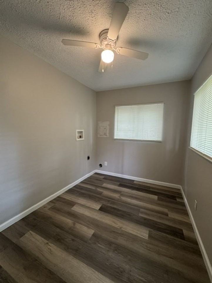300 Cobb St - Photo 4 of 8