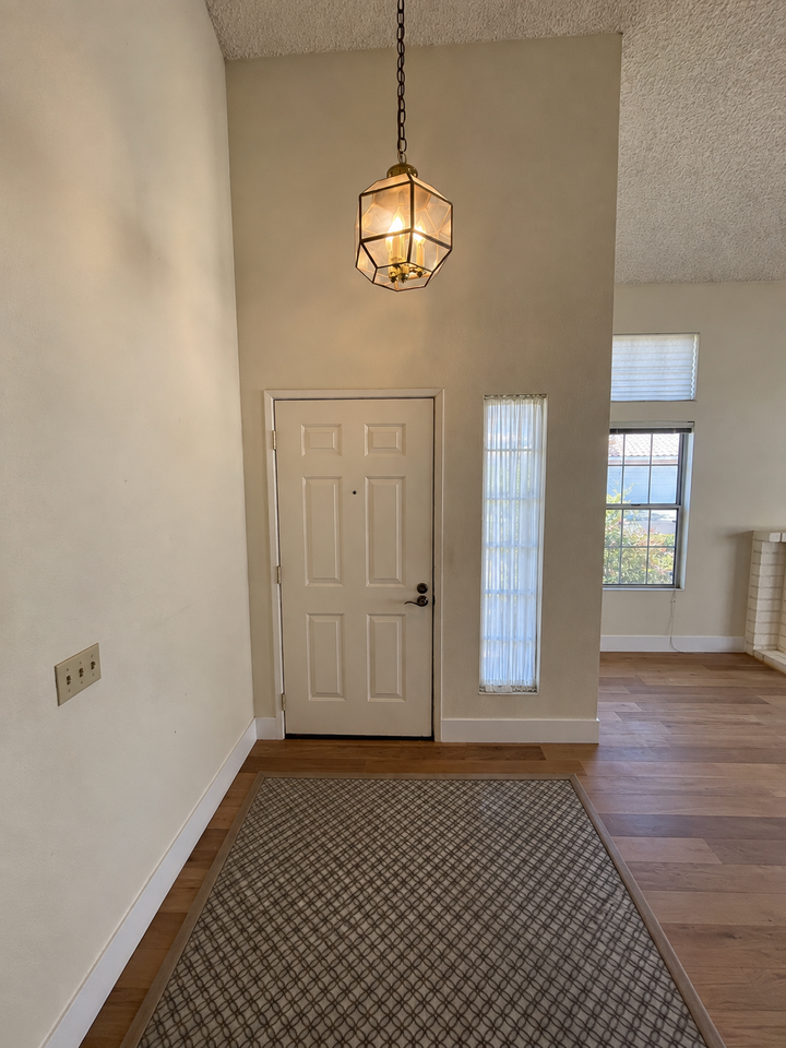 6059 Merion Ct - Photo 4 of 35