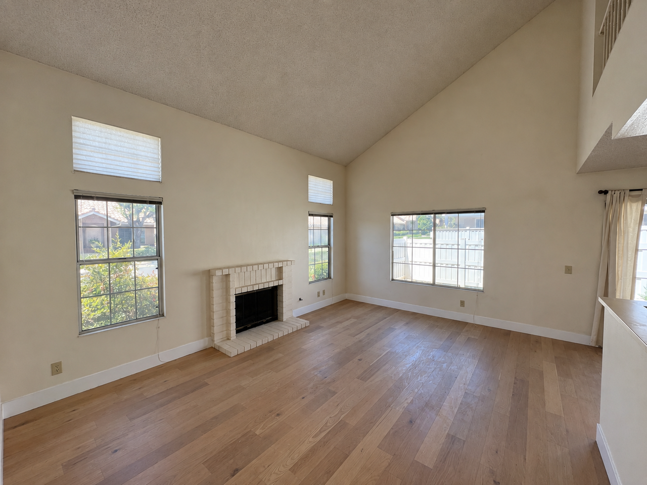 6059 Merion Ct - Photo 5 of 35