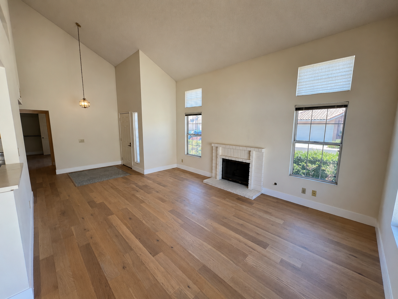 6059 Merion Ct - Photo 6 of 35