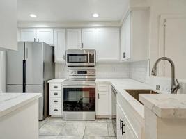 featured image of 3867 Thorncroft Ln #H