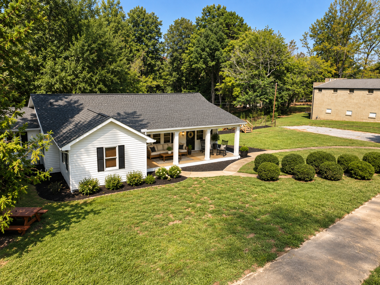 4299 E Cherokee Dr #1 - Photo 4 of 17