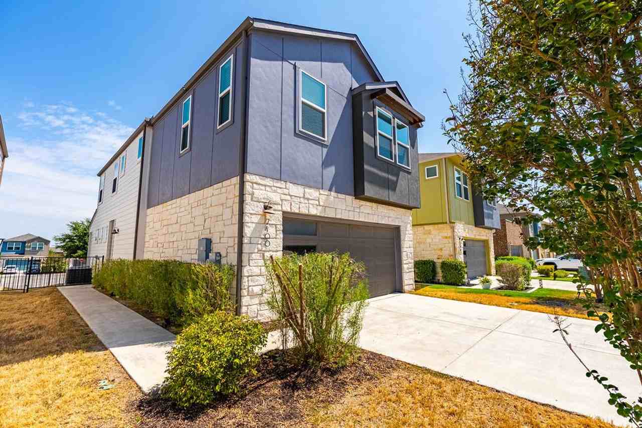 7400 Travertine Spring Dr - Photo 2 of 32