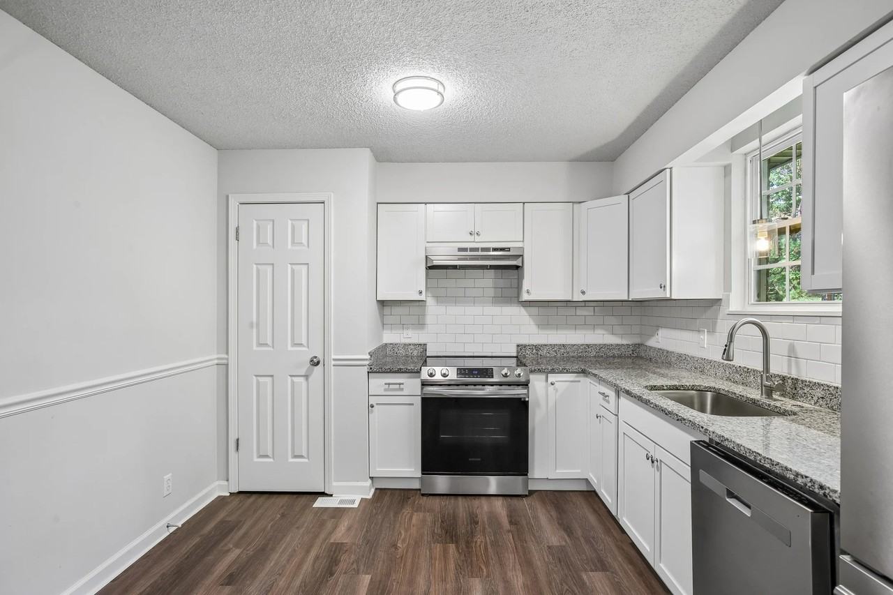 5149 Roxborough Dr #NA - Photo 3 of 17