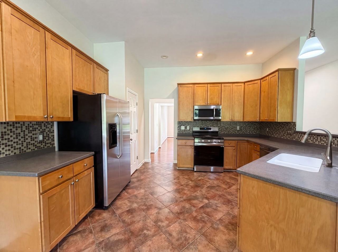1028 Countess Ln Spring Hill #NA - Photo 2 of 16