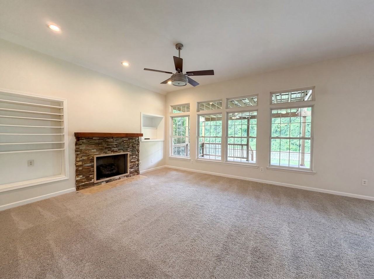 1028 Countess Ln Spring Hill #NA - Photo 4 of 16