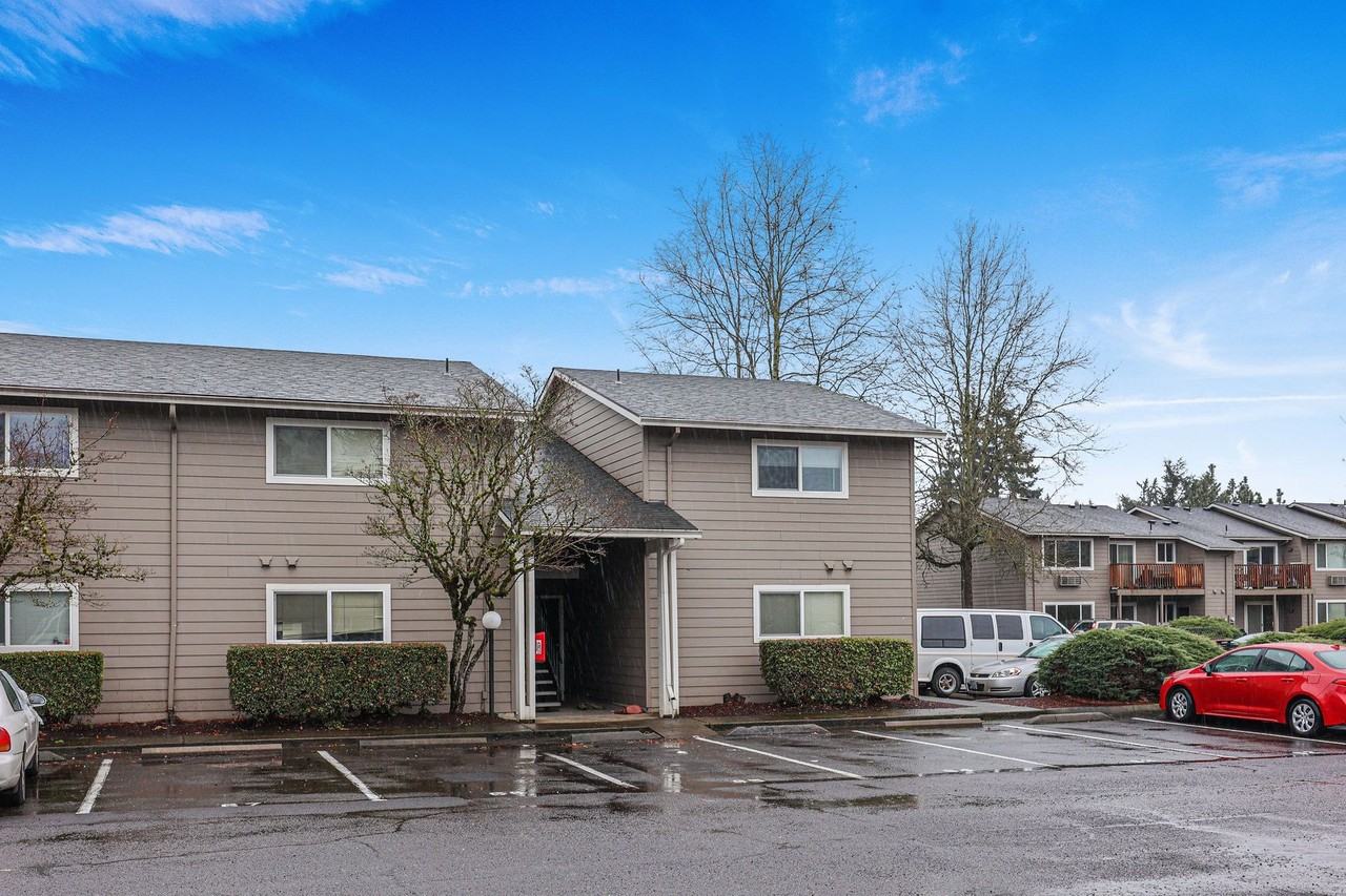 Applegate Apartments - Photo 4 of 50