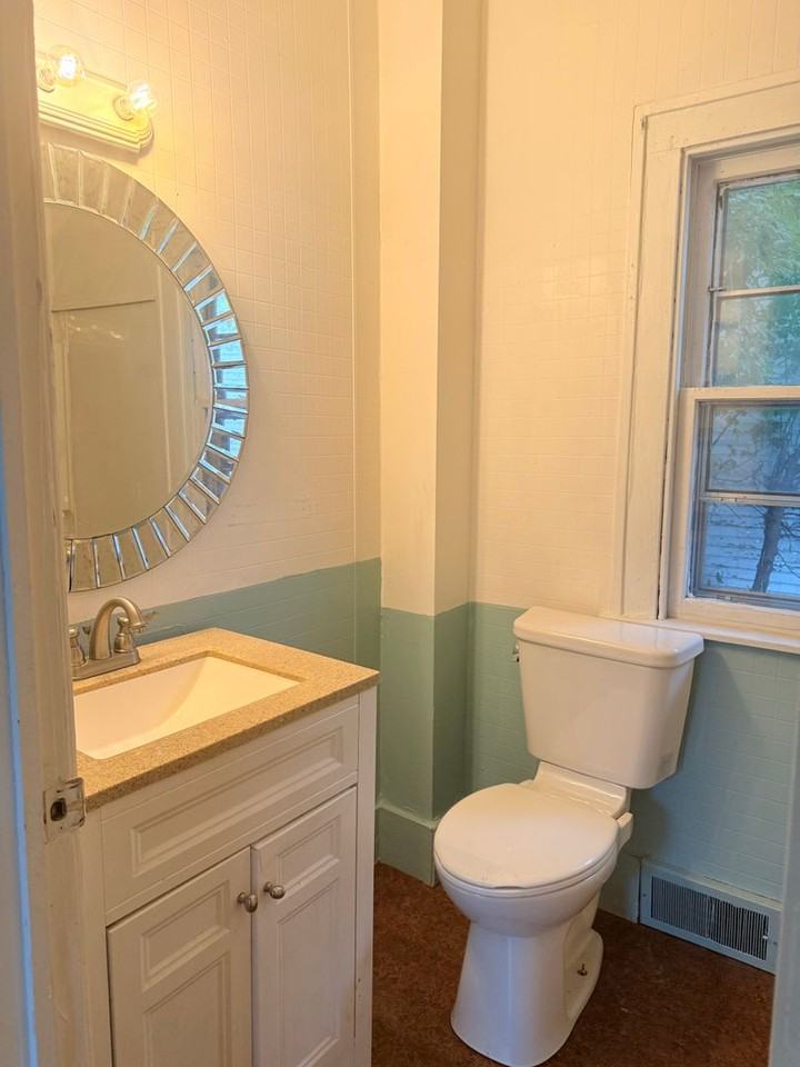 321 Denver St - Photo 4 of 12