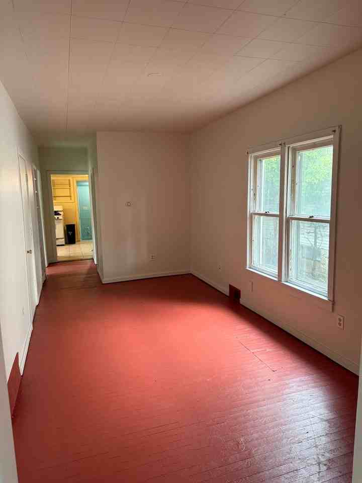 321 Denver St - Photo 7 of 12