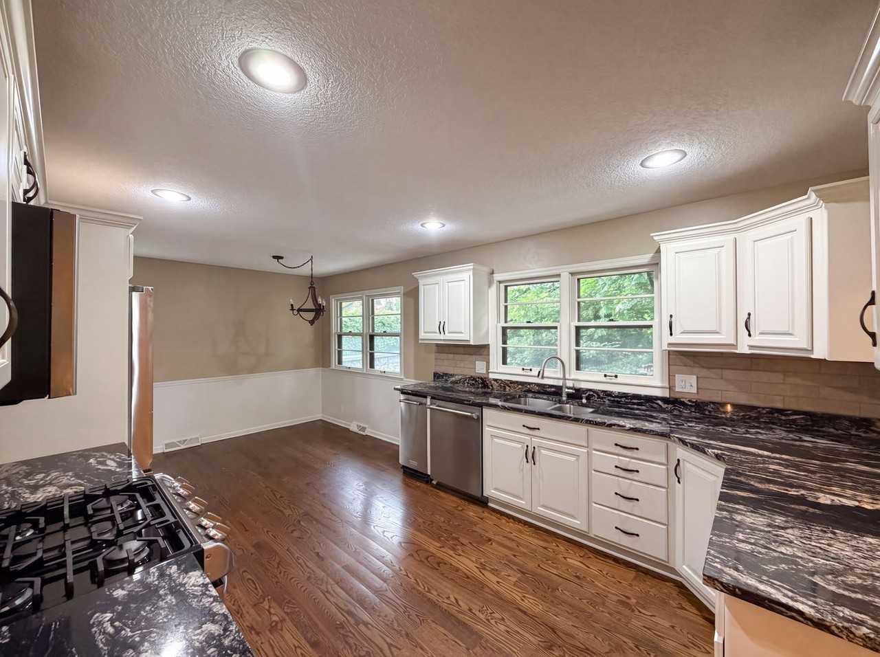 4322 Nw Briarcliff Ln #NA - Photo 3 of 11