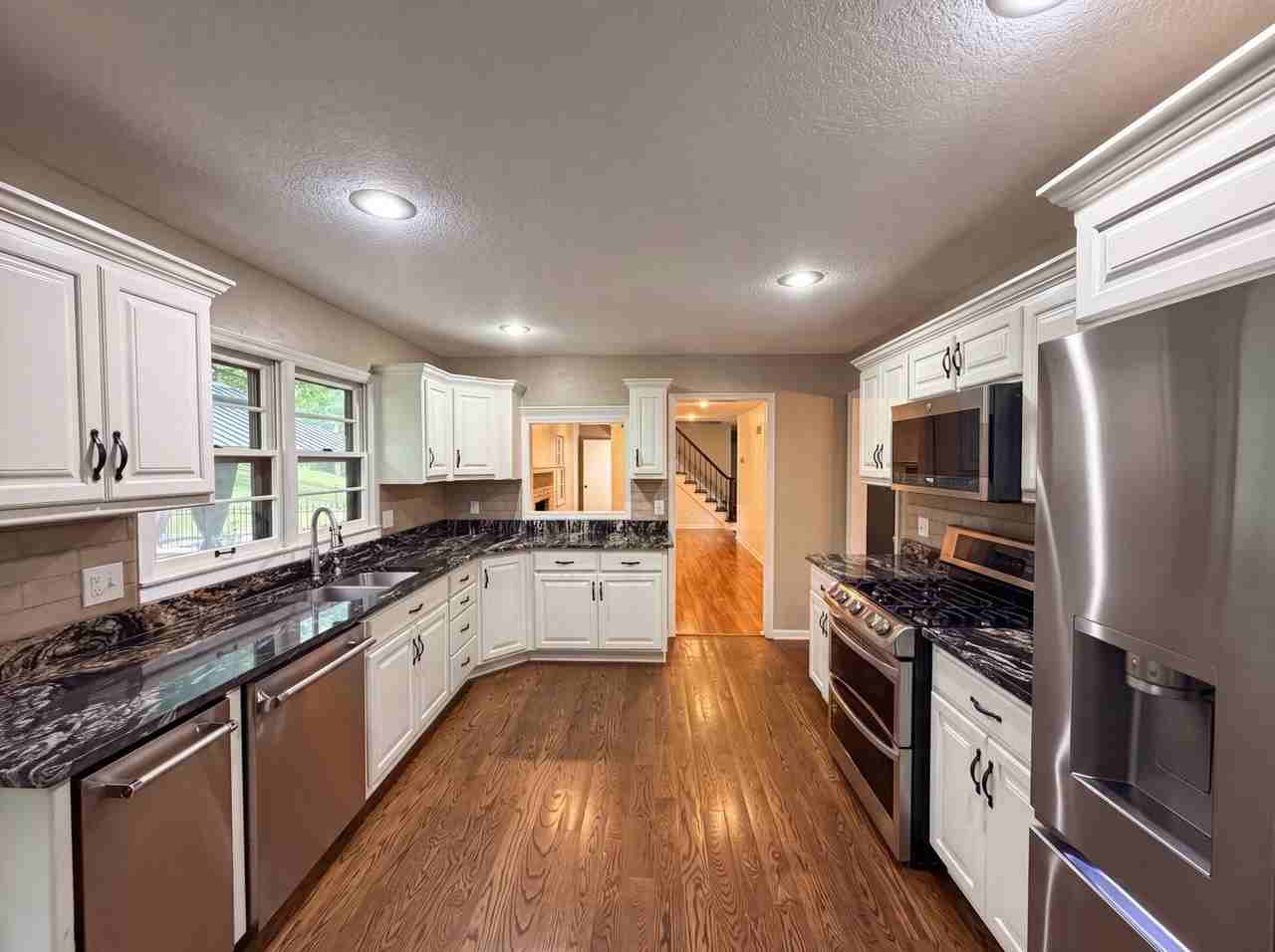 4322 Nw Briarcliff Ln #NA - Photo 4 of 11