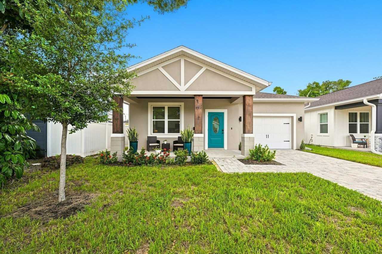 2144 43rd Ter N - Photo 2 of 38