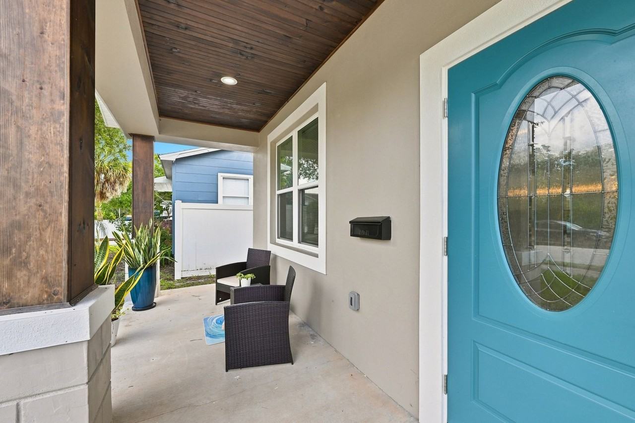 2144 43rd Ter N - Photo 4 of 38