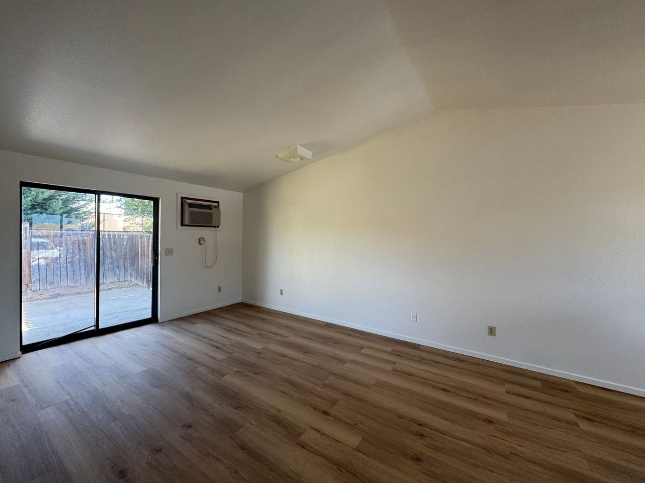 K1105 - Photo 6 of 12