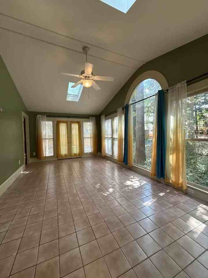 891 Providence Dr - Photo 3 of 20