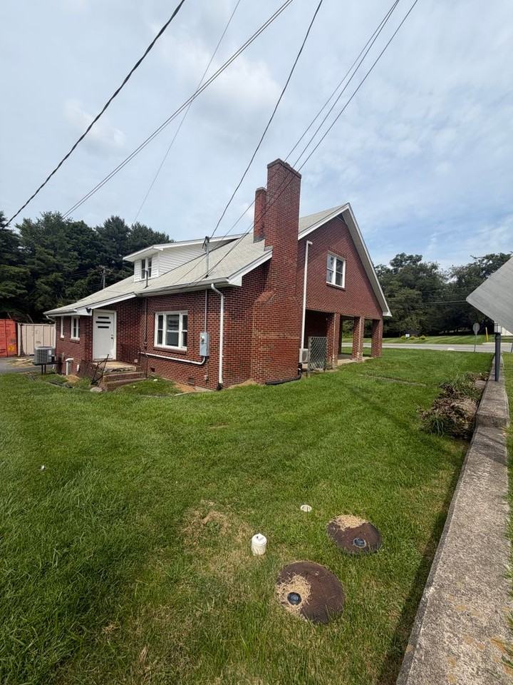 196 Perkinsville Dr - Photo 3 of 50
