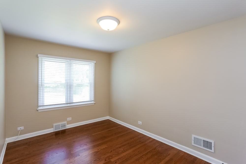 184 S Oakland Grv #NA - Photo 3 of 12