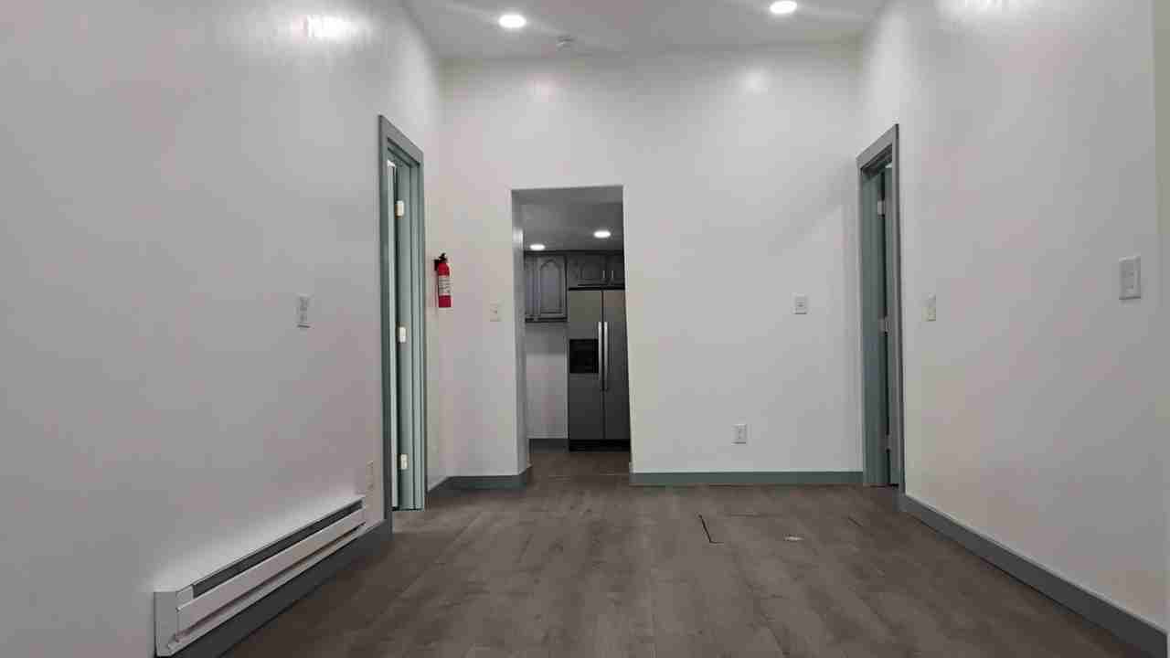 452 Fremont St - Photo 4 of 34