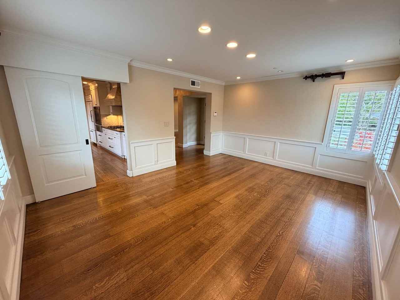 831 Columbia Dr - Photo 3 of 19