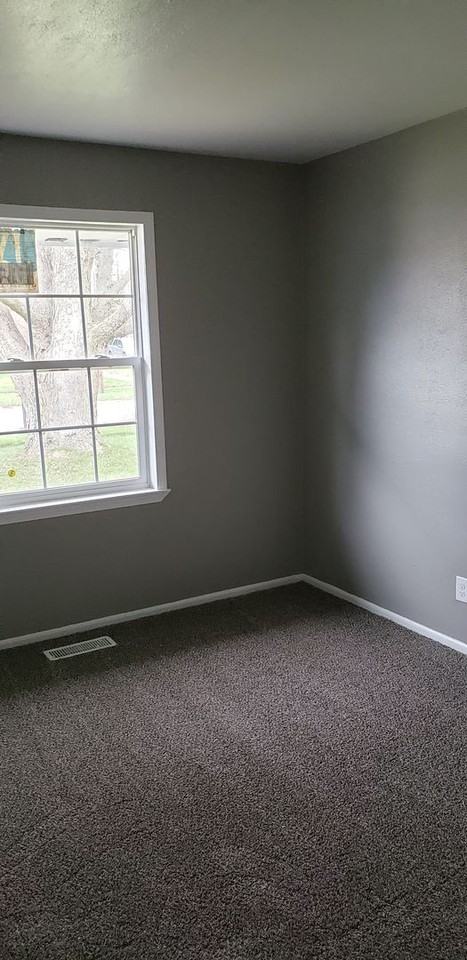5807 Arrowhead Blvd - Photo 3 of 8