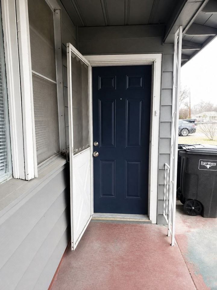 4256 Standish Rd - Photo 2 of 13