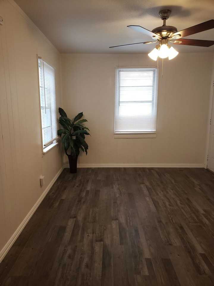 4256 Standish Rd - Photo 5 of 13