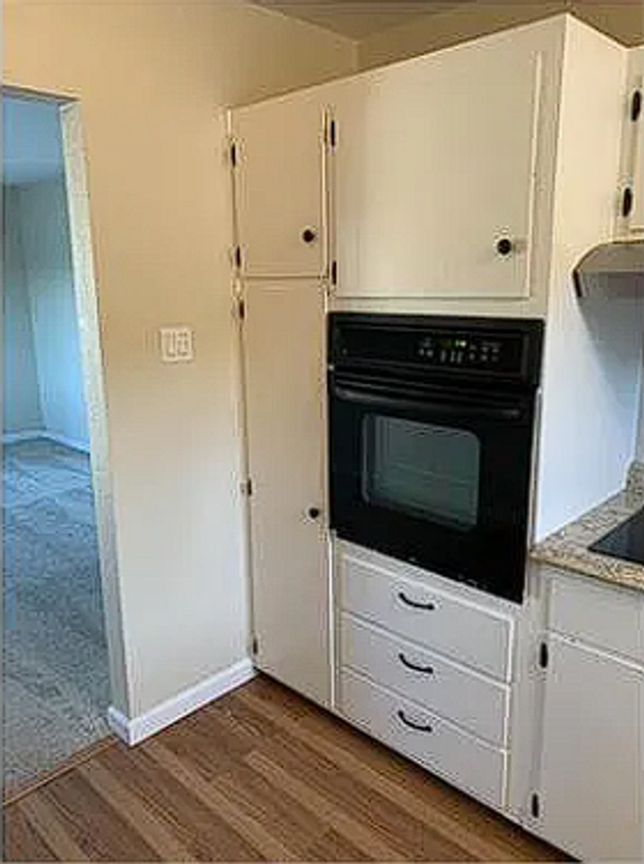 1182 W Hamilton Ave - Photo 7 of 10