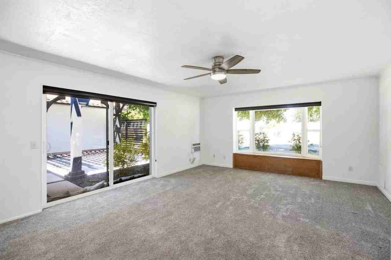 3078 Wesley Powell Dr - Photo 4 of 27