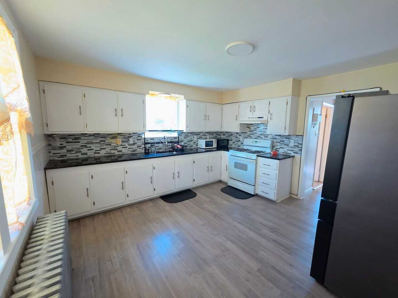 2111 N 1st Ave - Photo 7 of 18
