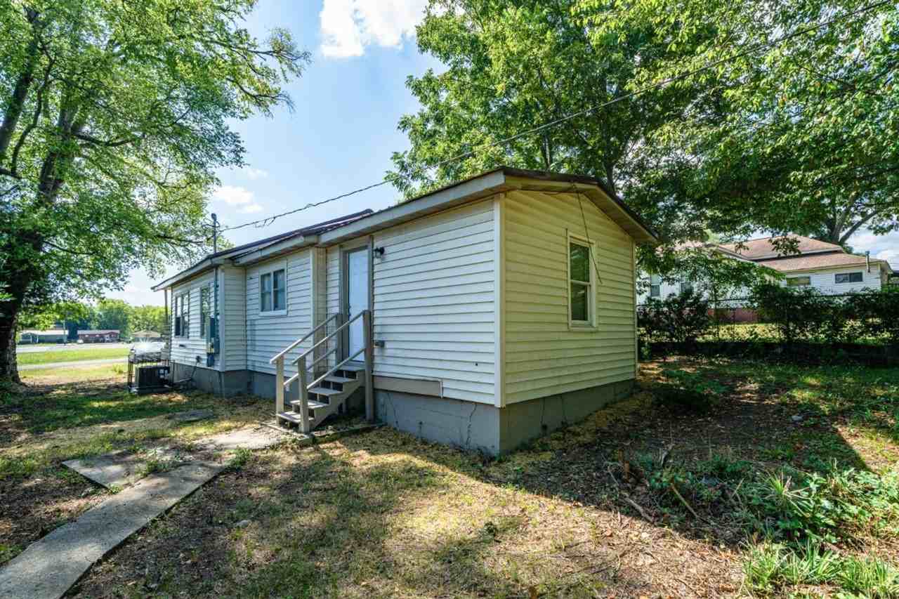 1626 12th Ave N - Photo 3 of 23