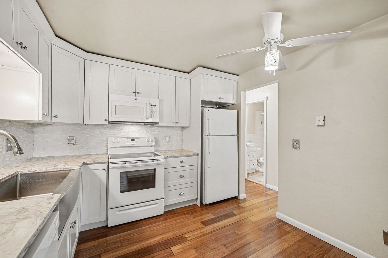 232 S Brentwood St #203 - Photo 7 of 24