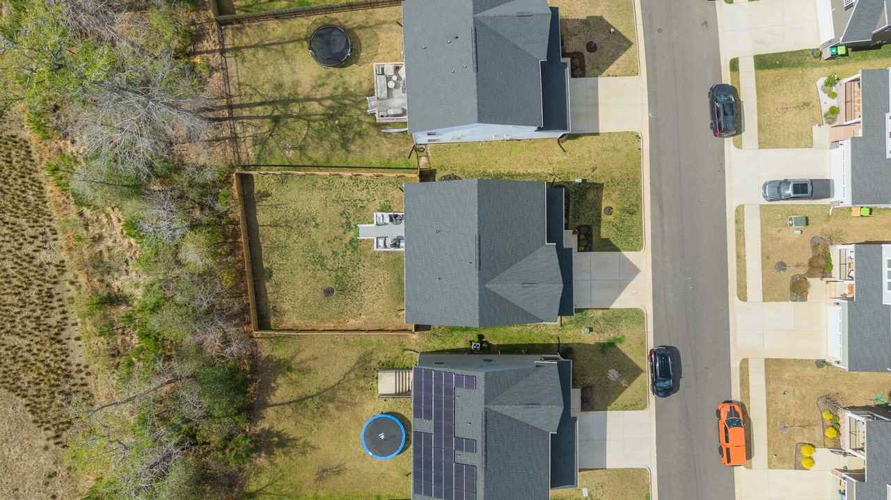 9733 Goldenrod Ct - Photo 4 of 43