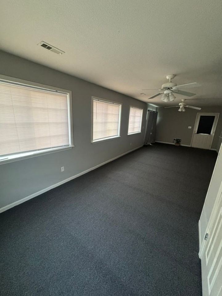 1309 London Dr - Photo 5 of 34