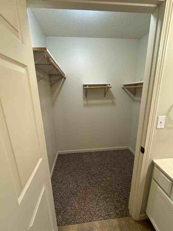 1309 London Dr - Photo 7 of 34