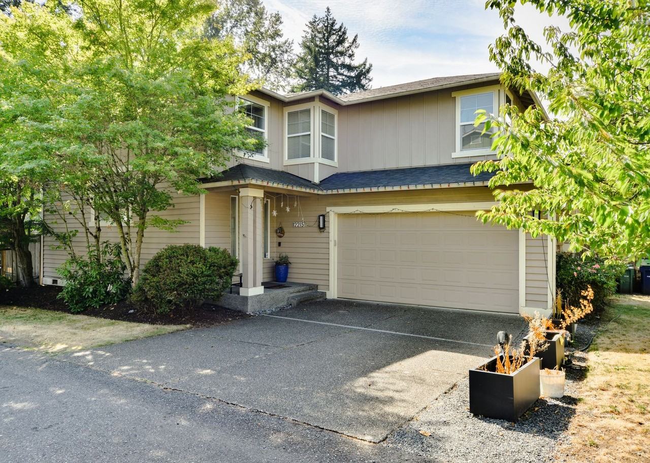 12215 Ne 105th St - Photo 2 of 35