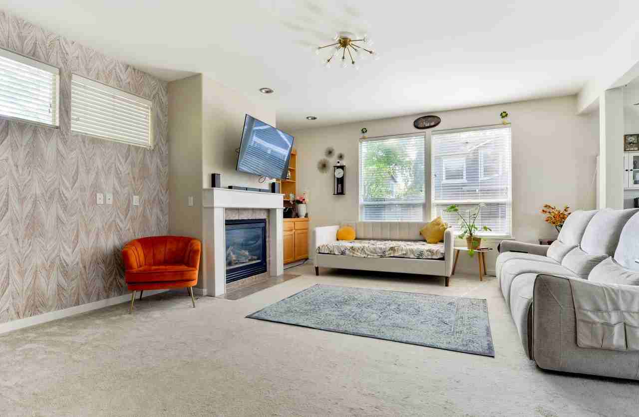 12215 Ne 105th St - Photo 5 of 35