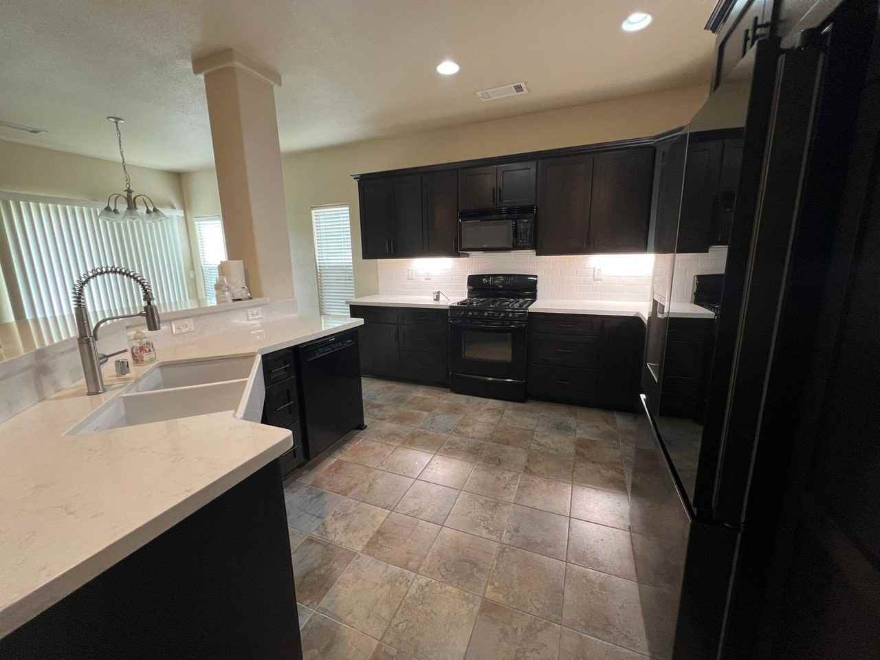 371 James Ave - Photo 7 of 24