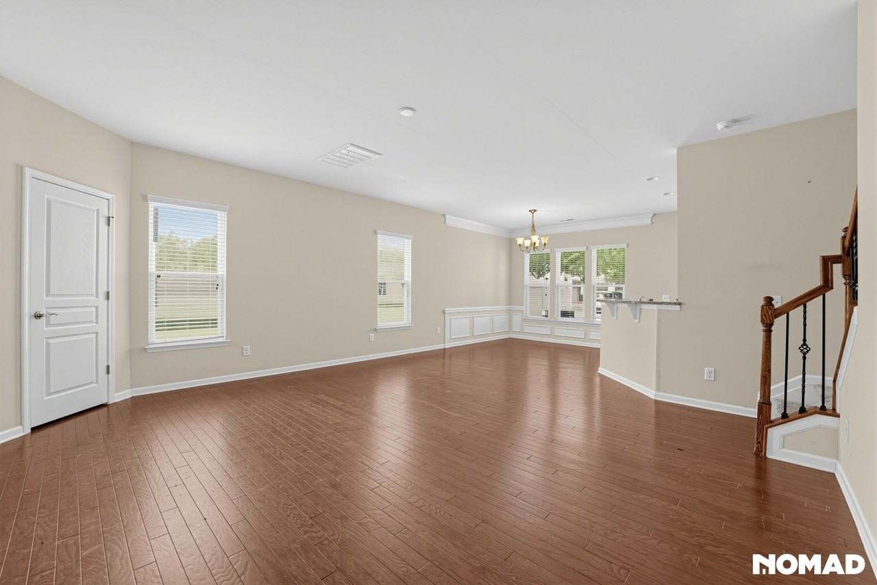 6032 Carrollton Ln - Photo 5 of 38