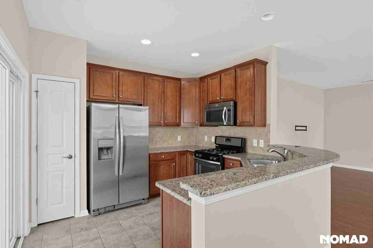 6032 Carrollton Ln - Photo 6 of 38