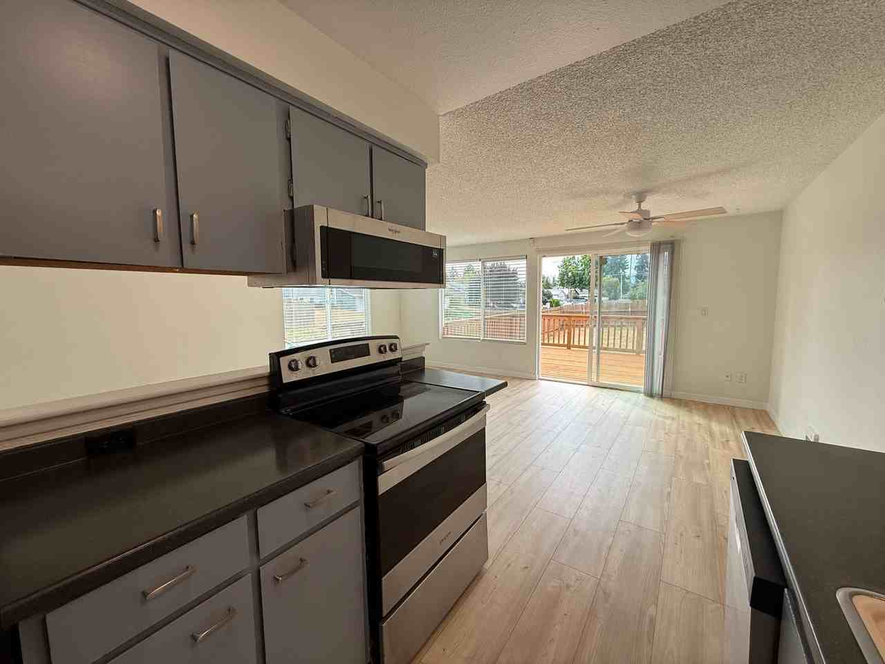 1002 S 94th St - Photo 2 of 14
