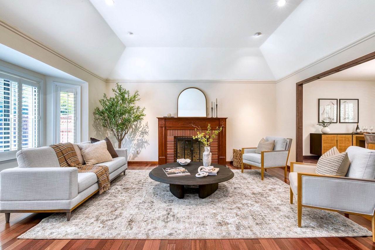 8 Racquet Ct - Photo 4 of 42