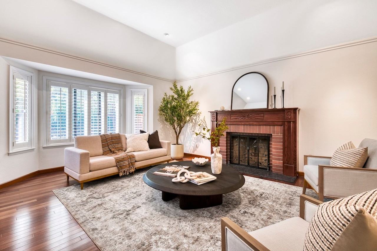 8 Racquet Ct - Photo 5 of 42