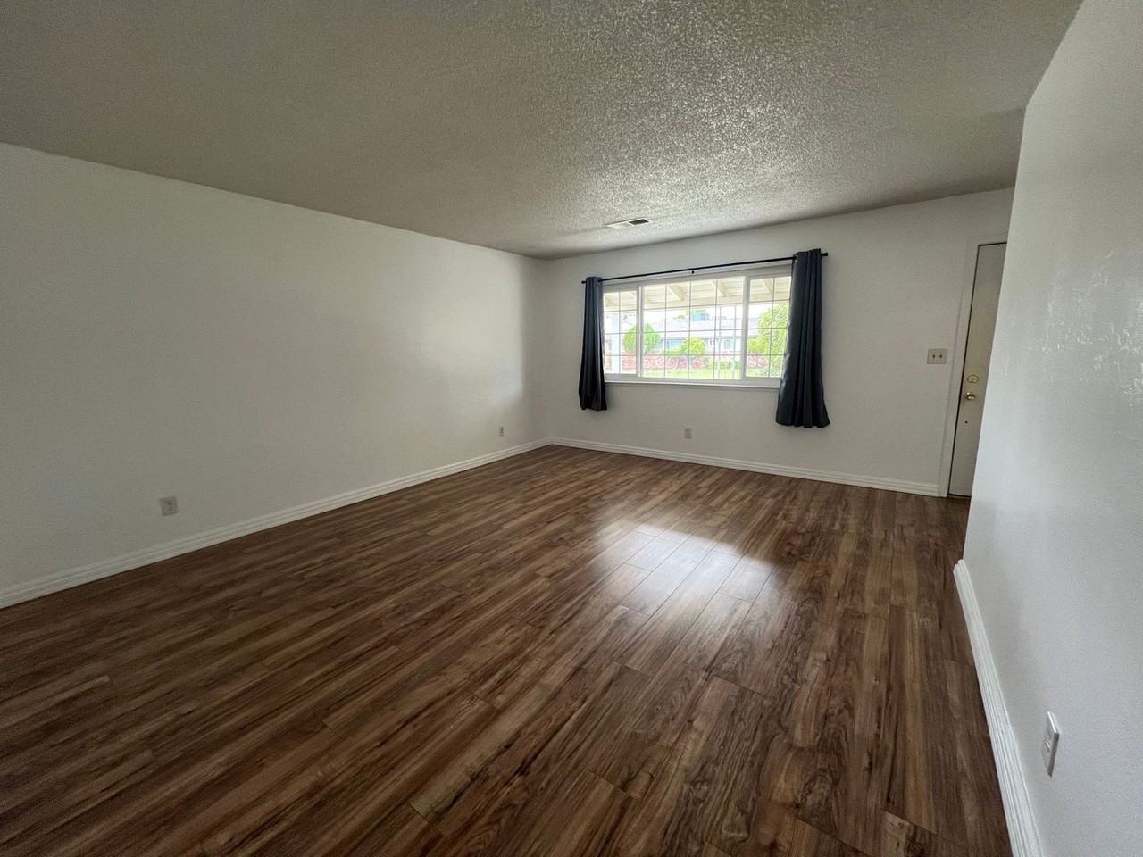 1220 S Jackson St - Photo 2 of 24