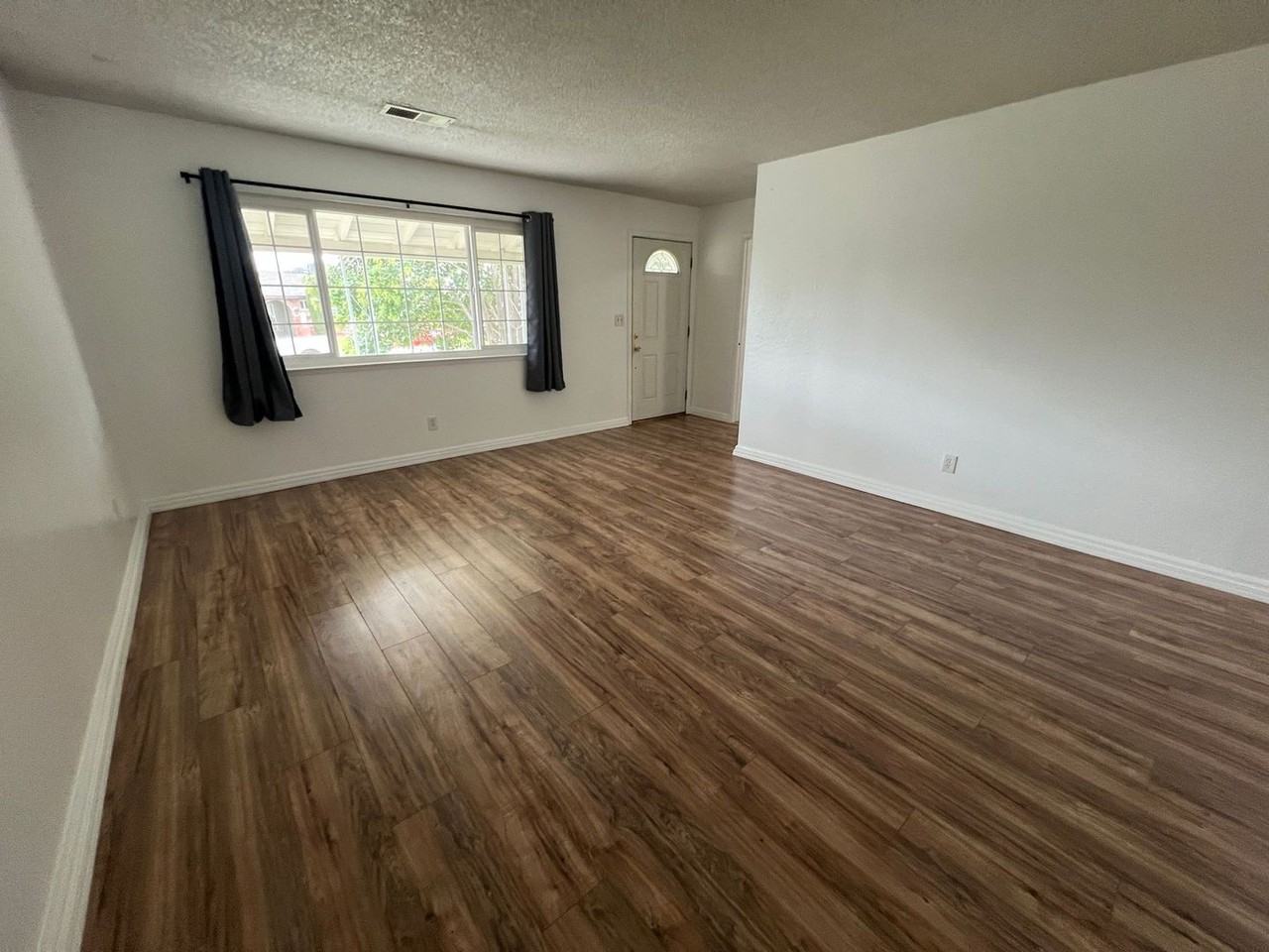 1220 S Jackson St - Photo 4 of 24