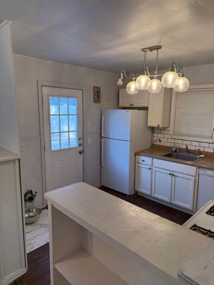 2609 28th St - Photo 6 of 11
