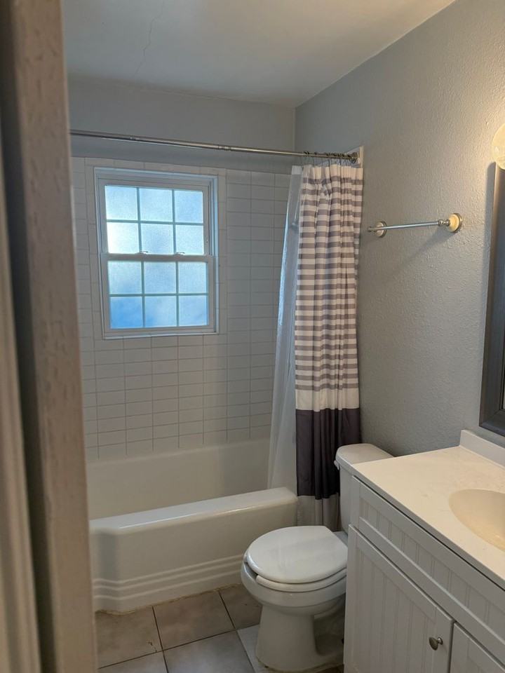2609 28th St - Photo 7 of 11