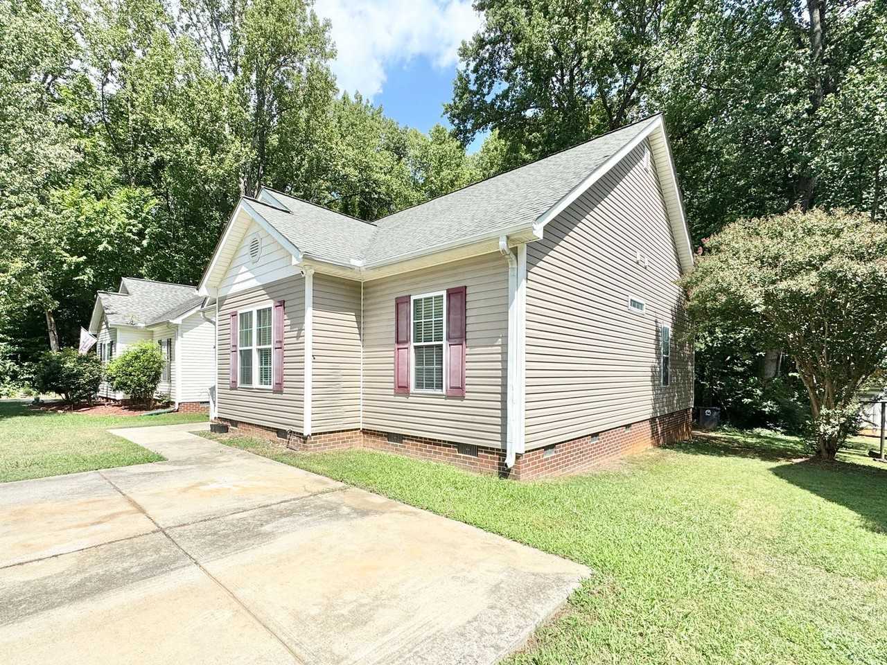 4114 Sheridan Rd - Photo 2 of 20