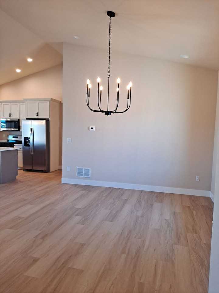 697 E Cabaret Dr - Photo 3 of 24
